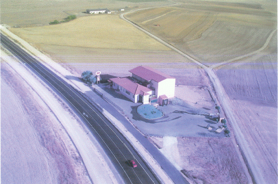 6. En 1998 se hizo la primera ampliación (se habilitó el sótano). Pasamos de 400m2 a 800m2 y en el año 2000 la segunda ampliación, llegando a los 2.000m2.